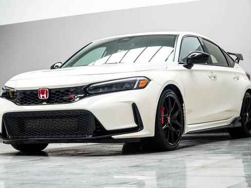 Used 2023 Honda Civic Type R image 8