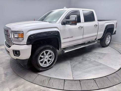 Used 2018 GMC Sierra 2500 Denali w/ Suspension Package, Off-Road AWD/4WD image 1