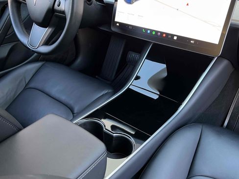 Used 2018 Tesla Model 3 Long Range image 28