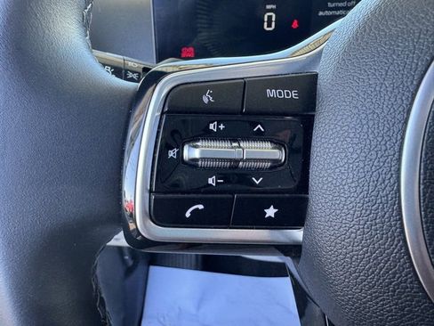 Used 2025 Kia Sorento EX w/ Panoramic Sunroof Package image 16
