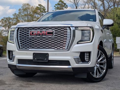 Used 2023 GMC Yukon Denali w/ Denali Reserve Package image 4