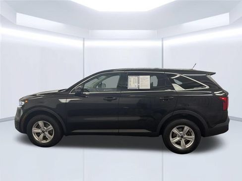 Certified 2023 Kia Sorento LX AWD/4WD image 10