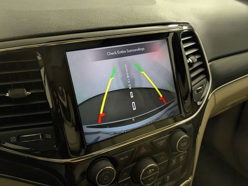 Used 2022 Jeep Grand Cherokee Limited image 26