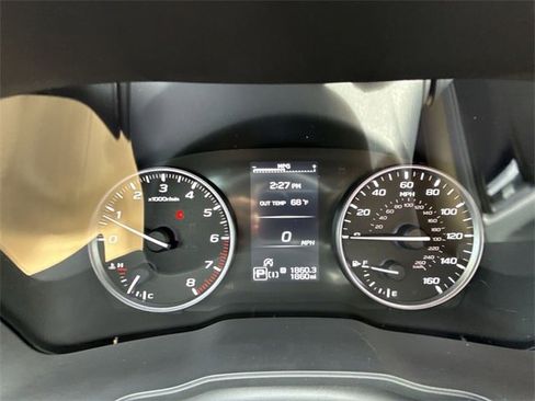 Used 2025 Subaru Crosstrek 2.0i Premium image 15