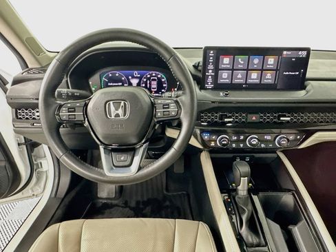 Used 2025 Honda Accord Touring image 19
