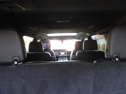 Used 2021 GMC Yukon XL Denali w/ Denali Premium Package image 19