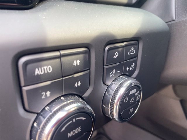 Used 2024 GMC Sierra 1500 AT4 w/ Technology Package AWD/4WD image 22
