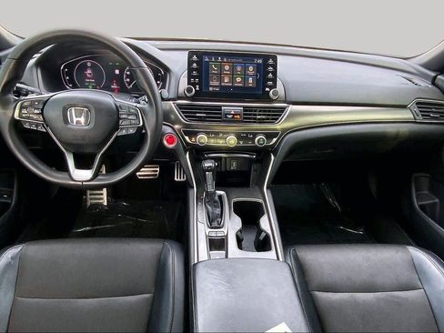 Used 2018 Honda Accord Sport image 15