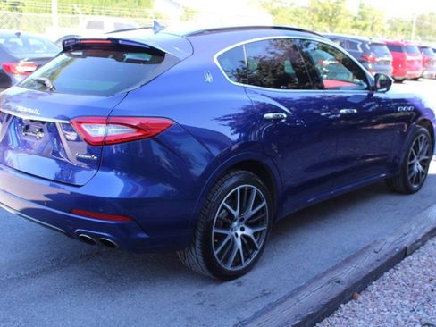 Used 2017 Maserati Levante S AWD/4WD image 6