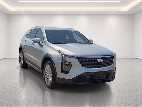 Used 2025 Cadillac XT4 Premium Luxury FWD image 1