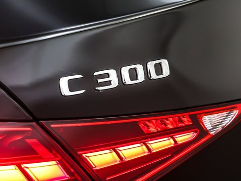 Used 2023 Mercedes-Benz C 300 Sedan image 10