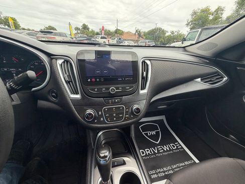 Used 2020 Chevrolet Malibu LT image 17