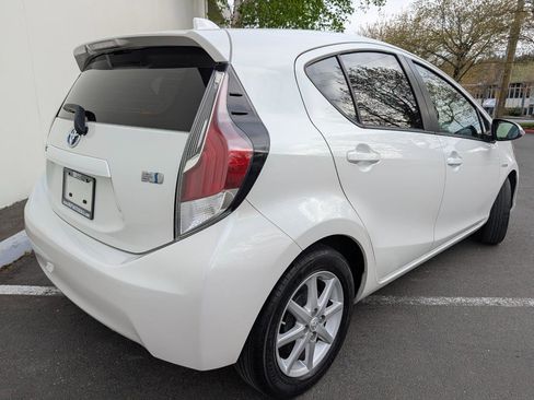 Used 2016 Toyota Prius C Four image 6