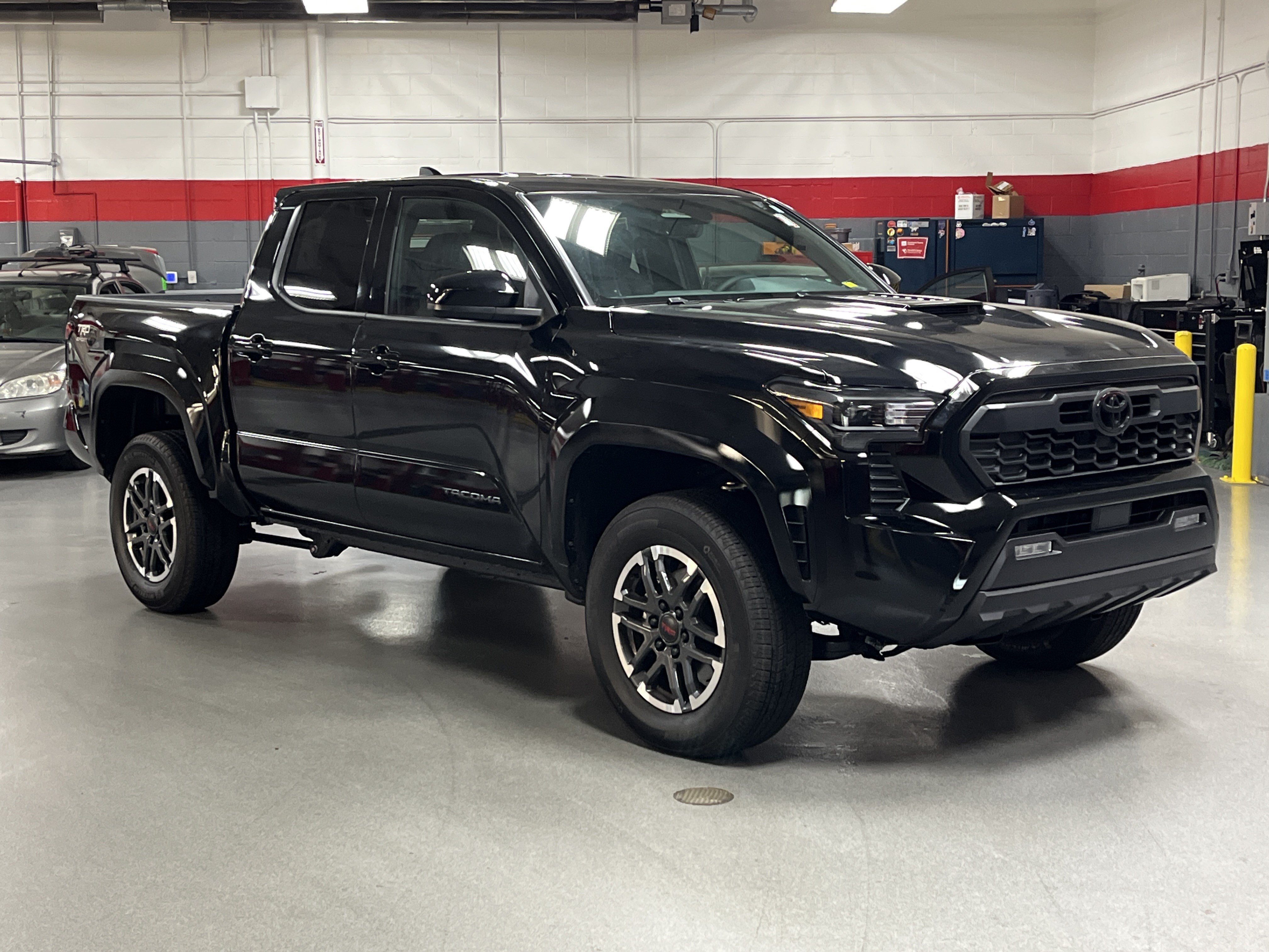 Used 2026 Toyota Tacoma TRD Sport RWD image 2