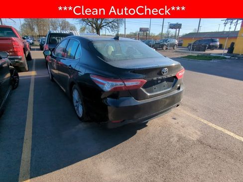 Used 2019 Toyota Camry XLE w/ Navigation Package image 4
