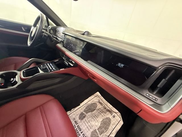 Used 2024 Porsche Cayenne Coupe AWD/4WD image 40