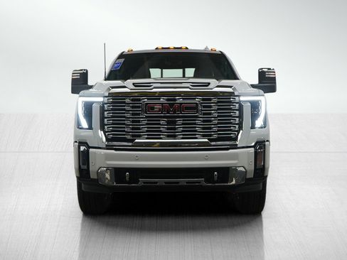 Used 2024 GMC Sierra 2500 Denali w/ Technology Package image 9