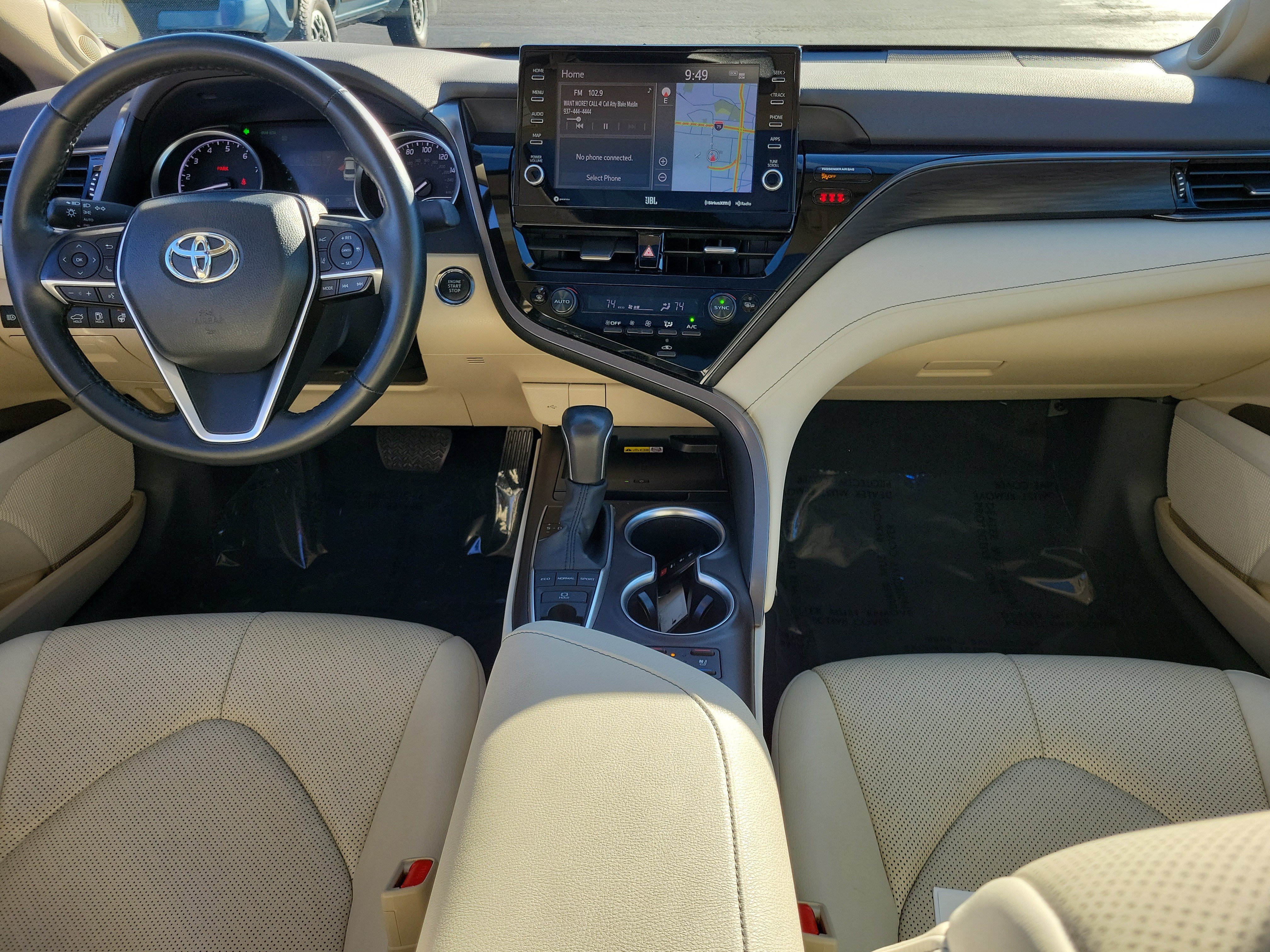 Used 2024 Toyota Camry XLE w/ Navigation Package FWD image 9