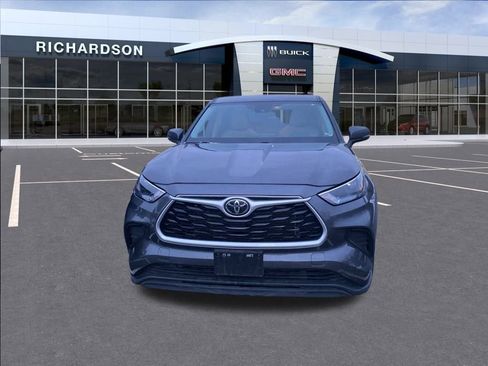 Used 2022 Toyota Highlander L image 5
