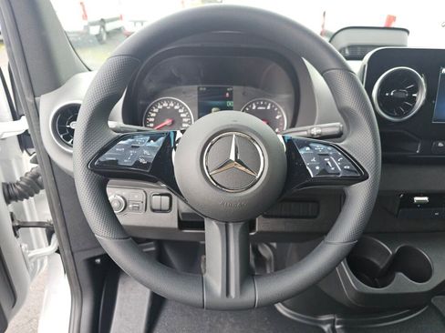 New 2025 Mercedes-Benz Sprinter 2500 image 23