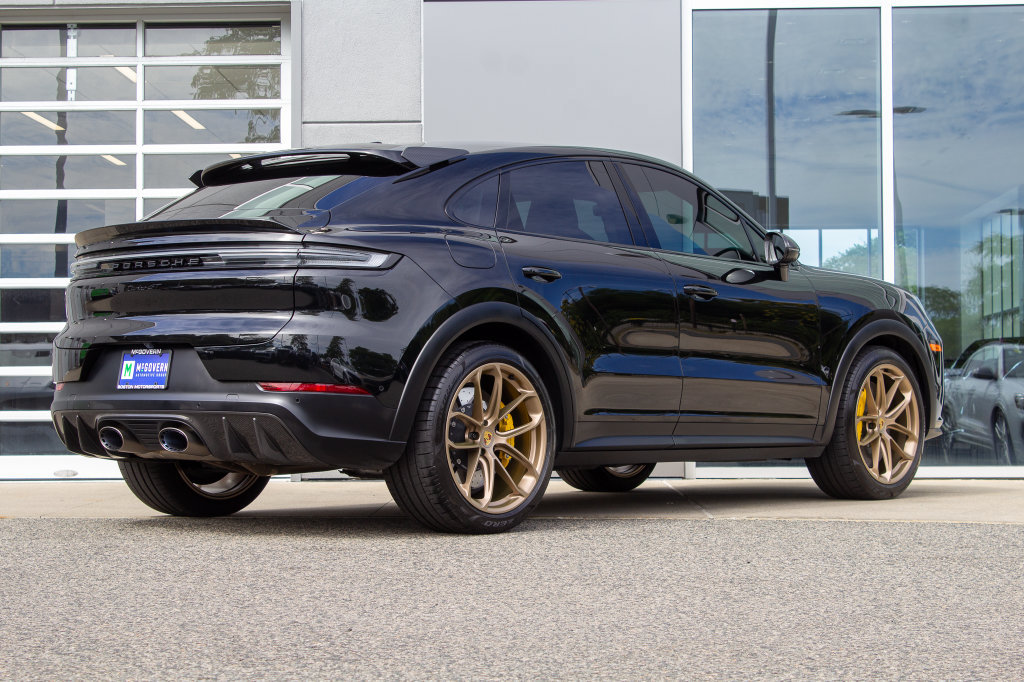 Used 2024 Porsche Cayenne Turbo GT AWD/4WD image 10