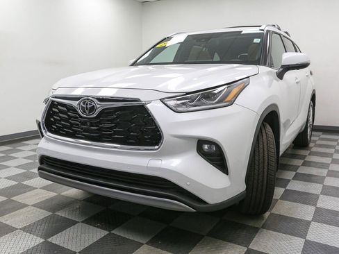 Used 2026 Toyota Highlander Platinum AWD/4WD image 5