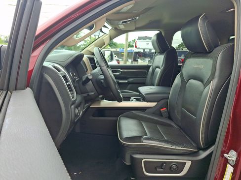 Used 2019 RAM 1500 Laramie AWD/4WD image 14