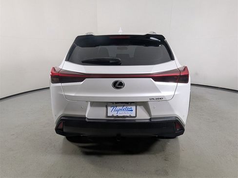 Used 2022 Lexus UX 200 image 6