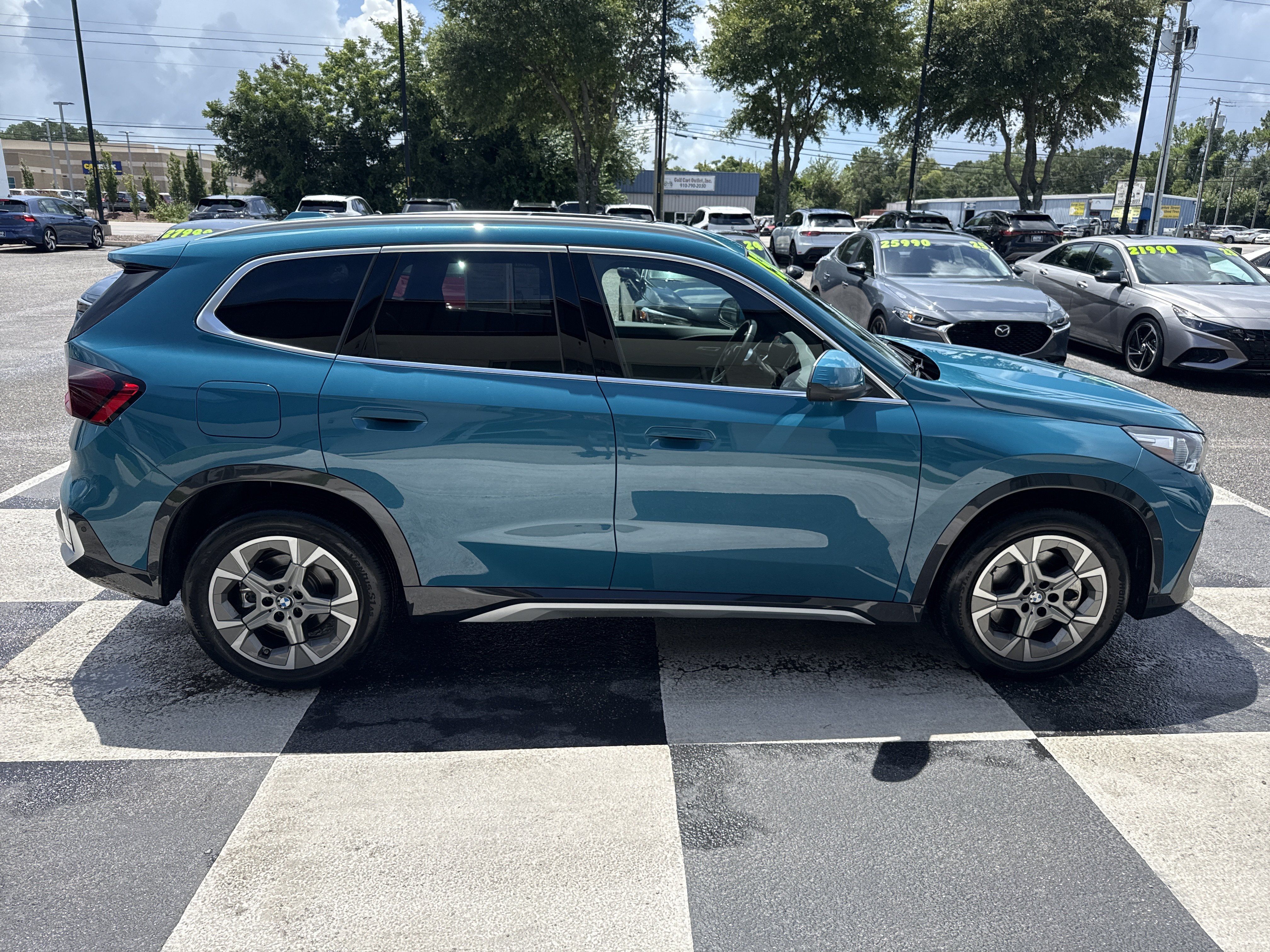 Used 2025 BMW X1 xDrive28i AWD/4WD image 3