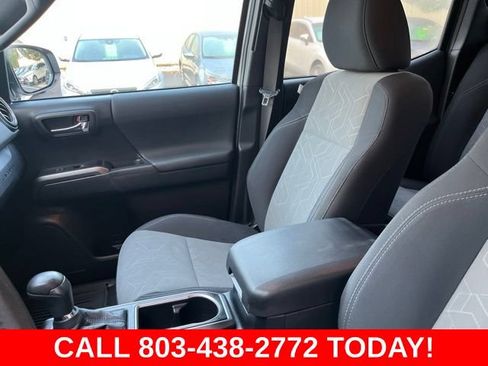 Used 2021 Toyota Tacoma TRD Sport w/ Technology Package AWD/4WD image 10