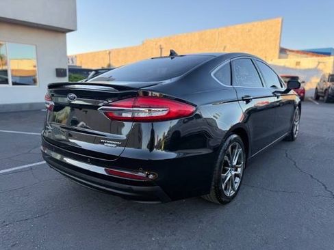 Used 2020 Ford Fusion Titanium FWD image 3