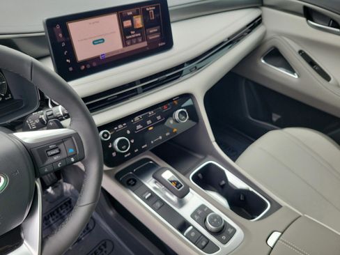 New 2026 INFINITI QX60 Luxe w/ Family Package image 11