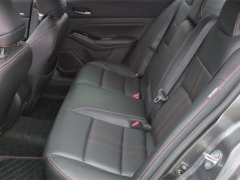 Used 2023 Nissan Altima 2.5 SR w/ SR Premium Package image 14