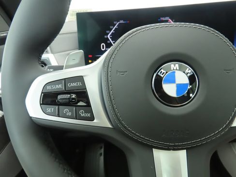 Used 2026 BMW X5 xDrive40i w/ M Sport Package AWD/4WD image 12