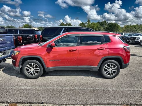 Used 2018 Jeep Compass Latitude w/ Safe & Security Group FWD image 5