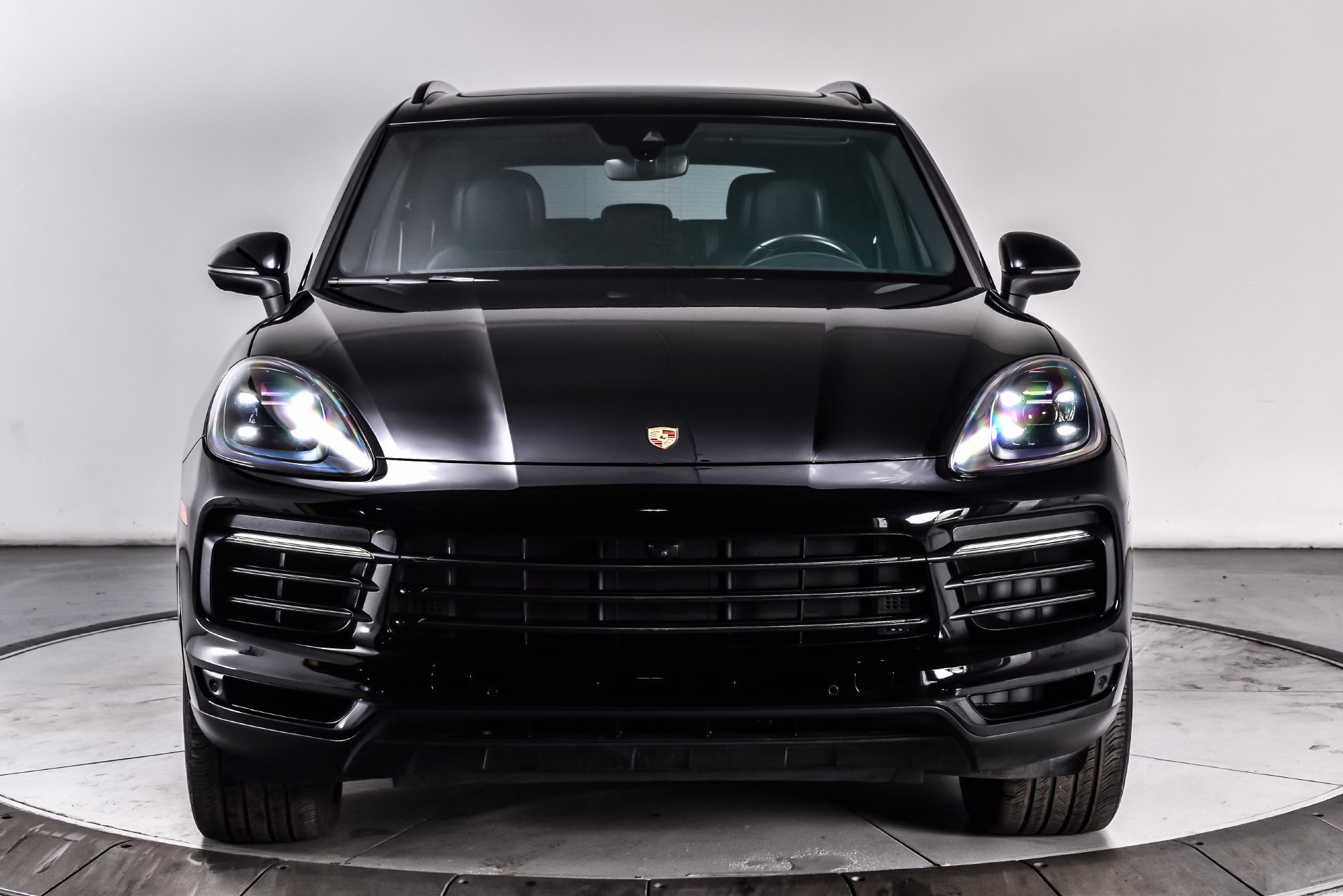 Used 2023 Porsche Cayenne Platinum Edition AWD/4WD image 2