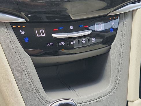 Used 2020 Cadillac XT6 Premium Luxury AWD/4WD image 28