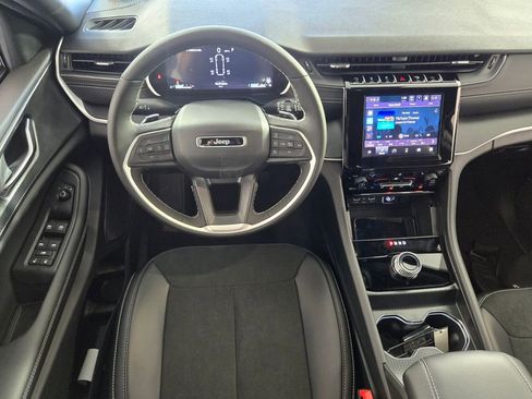 New 2025 Jeep Grand Cherokee L Laredo RWD image 11