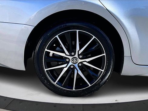 Used 2024 Toyota Camry SE image 32