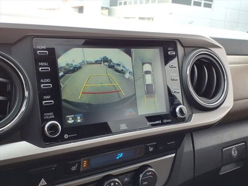 Used 2021 Toyota Tacoma Limited image 24