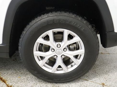 Used 2022 Jeep Grand Cherokee Limited AWD/4WD image 16