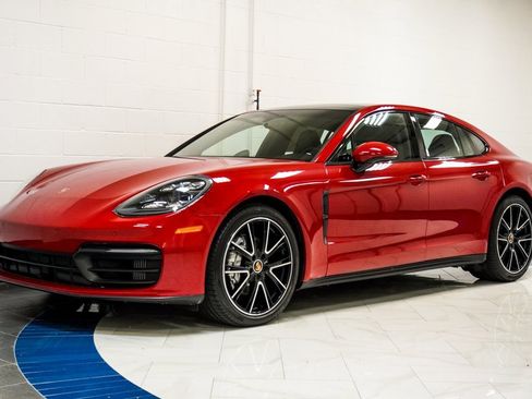 Used 2022 Porsche Panamera 4 Platinum Edition image 4