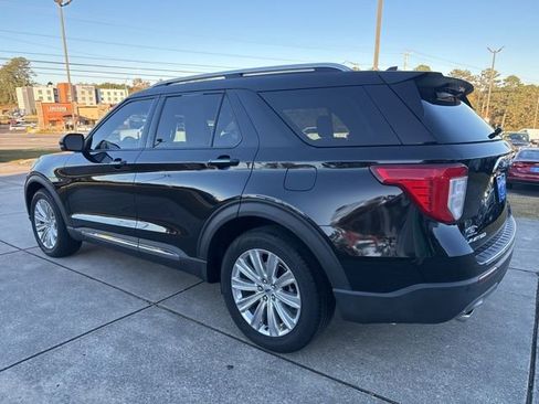 Used 2022 Ford Explorer Limited w/ Equipment Group 301A image 5