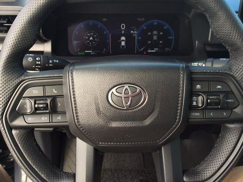 Used 2025 Toyota Tacoma TRD Pro image 36