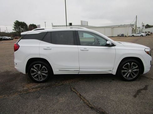 Used 2020 GMC Terrain Denali w/ Denali Premium Package image 6