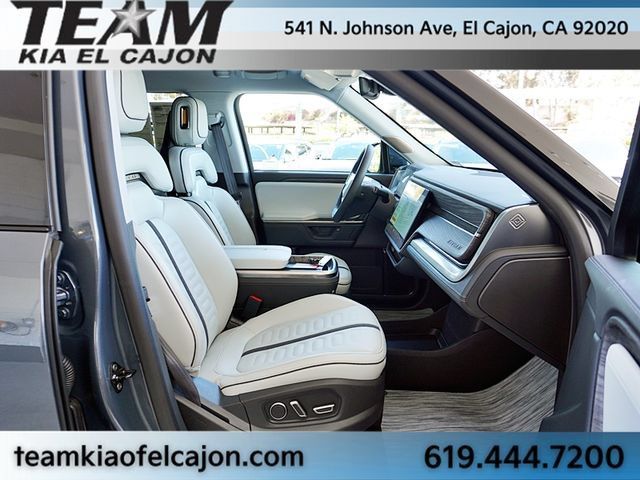 Used 2026 Rivian R1S Adventure Dual AWD/4WD image 13