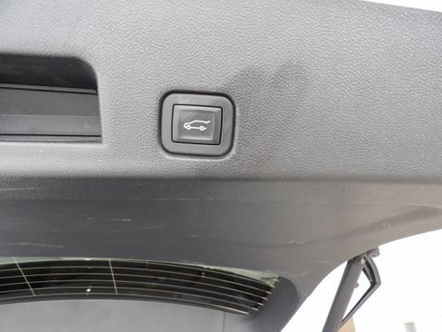 Used 2025 Buick Enclave Preferred image 16