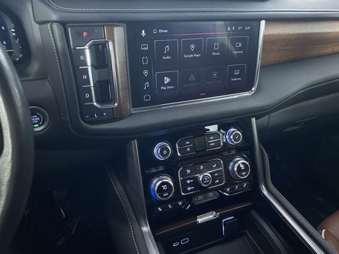 Used 2023 GMC Yukon XL Denali Ultimate image 5