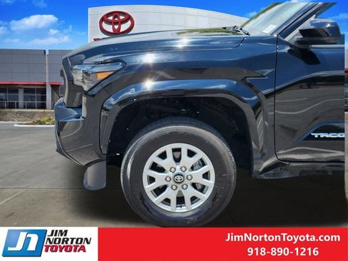 Used 2024 Toyota Tacoma SR5 AWD/4WD image 8