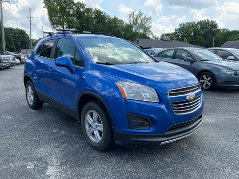 Used 2016 Chevrolet Trax LT w/ LT Sun and Sound Package AWD/4WD image 6